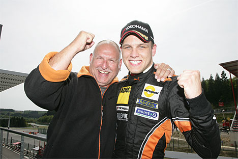 Marco med en glad teamchef